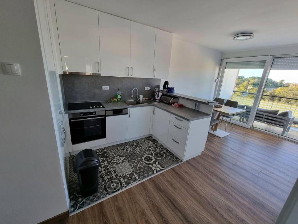 Sea View Balcony And Parking Apartment Zadar Exterior photo